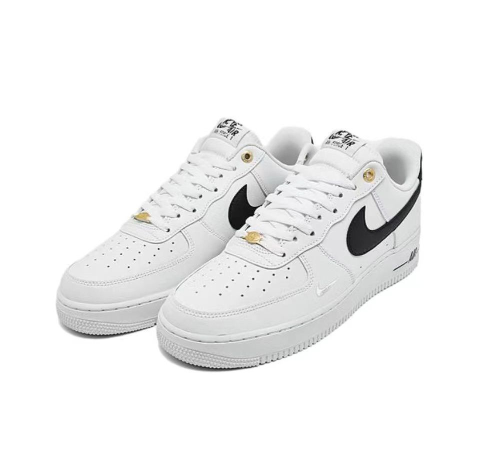 Nike air force 1 white hot sale with gold