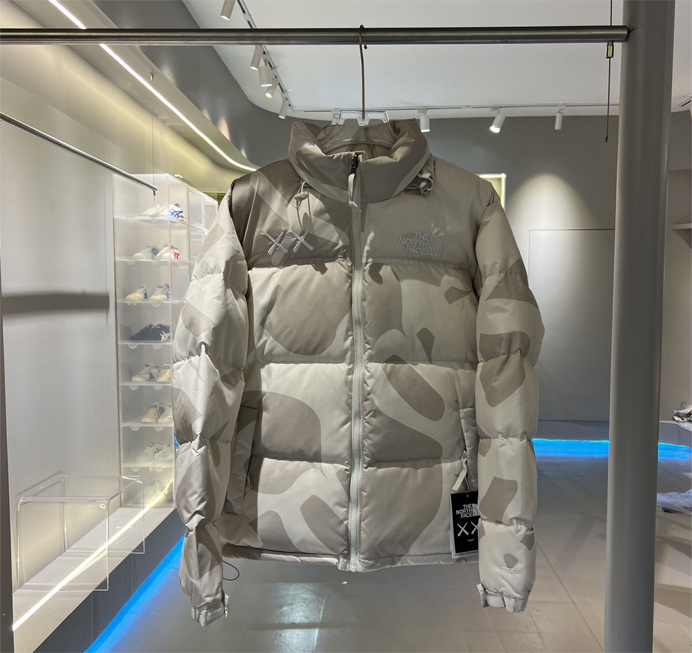 Пуховик The North Face M 1996 Retro Nuptse Jacket #1