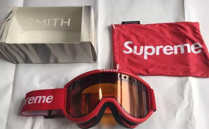 Горнолыжные очки Supreme x Smith Cariboo OTG Ski Goggles купить на