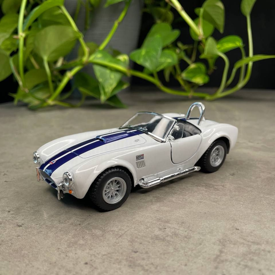 Машинка металлическая Kinsmart 1:32 1965 Shelby Cobra 427 Шелби Кобра 5322DKT инерционная, цвет Белый #1