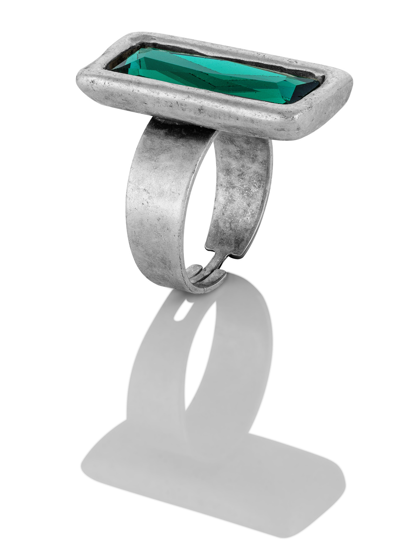 Стильное дизайнерское кольцо с зеленым кристаллом, выполненное вручную. 