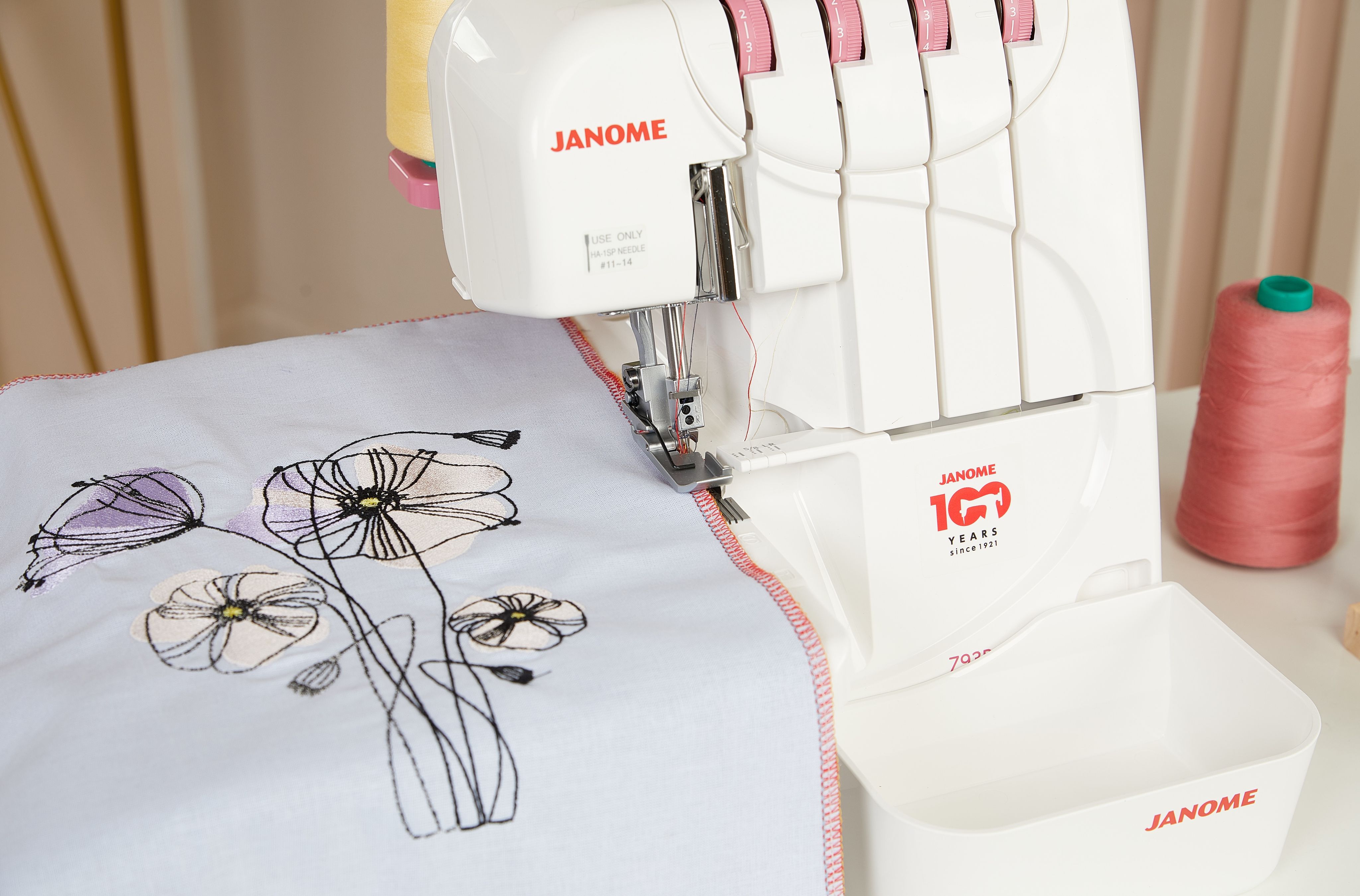 Оверлок Janome 793 PG Anniversary Edition Розовый щербет / 8 видов швов ...