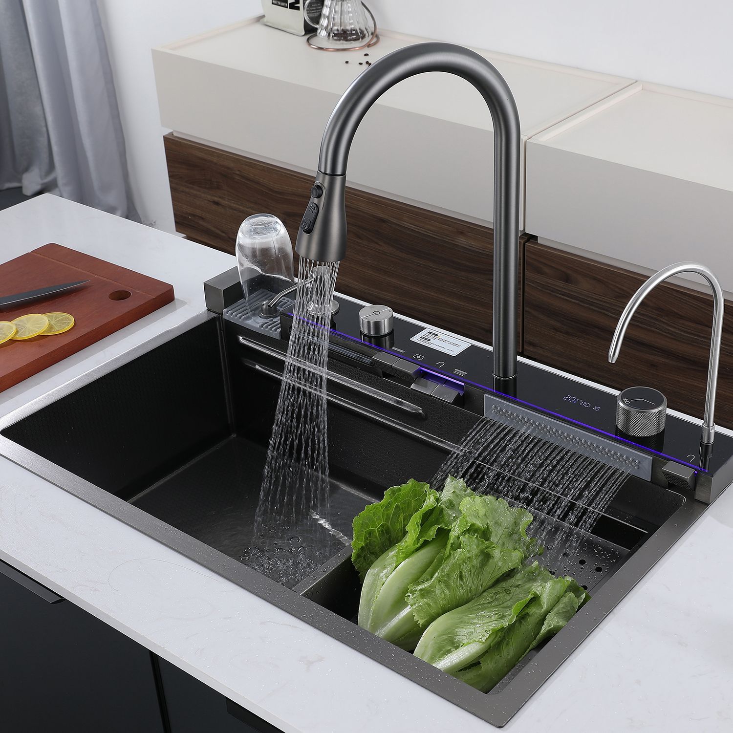 Мойка водопад купить. Кухонная мойка с водопадом. BOELON Luxury Kitchen Sink with Digital display and Waterfall Design. Многофункциональная кухонная мойка. Современные раковины для кухни многофункциональная.