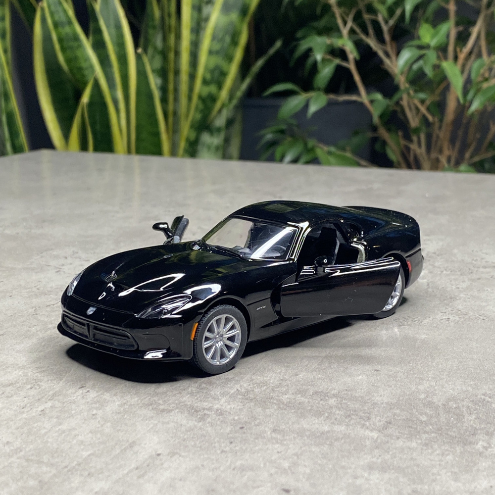 Машинка металлическая Додж Вайпер ГТС SRT Dodge Viper GTS 2013 Kinsmart  1:32 5363DKT инерционная, цвет Черный - купить с доставкой по выгодным  ценам в интернет-магазине OZON (540022912)