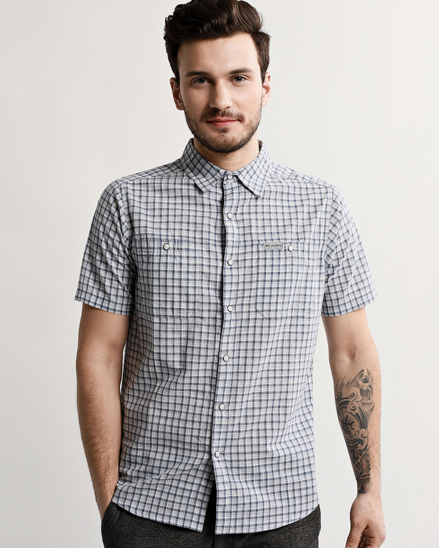 Рубашка 2. Svyatnyh рубашки мужские. Мужская белая рубашка. Рубашка 2 цвета. Мужская белая сорочка svyatnyh.