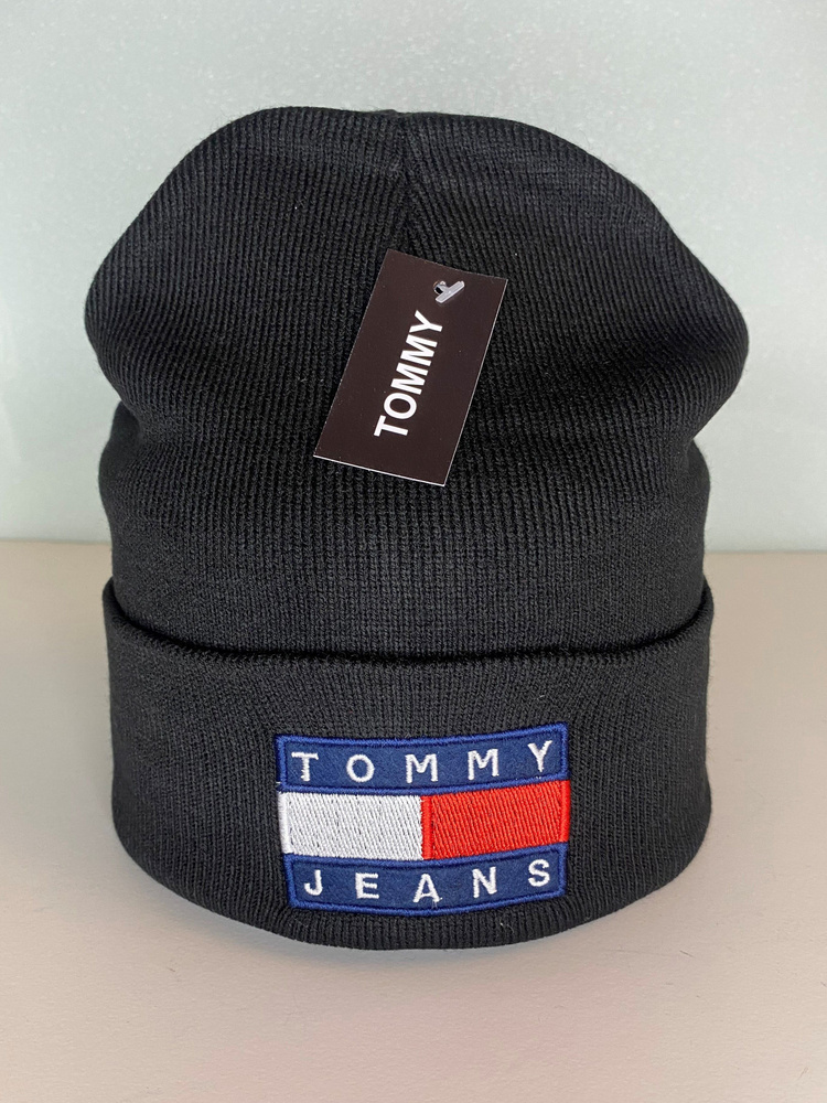 Шапка Tommy Jeans Boutique. Итальянская мода (журнал) #1