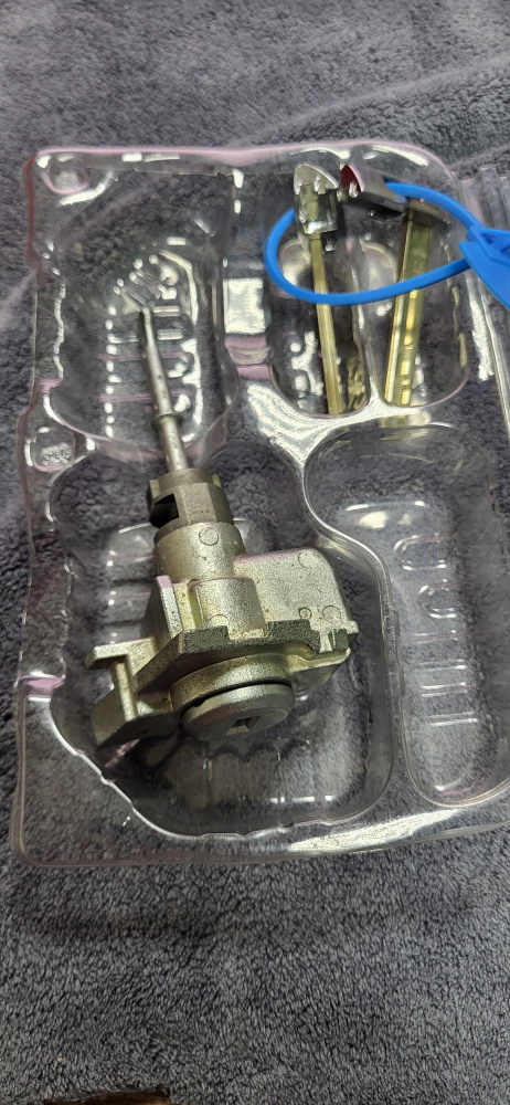 Набор ключей + личинка водительской двери (Без ключевой доступ Sportage ...