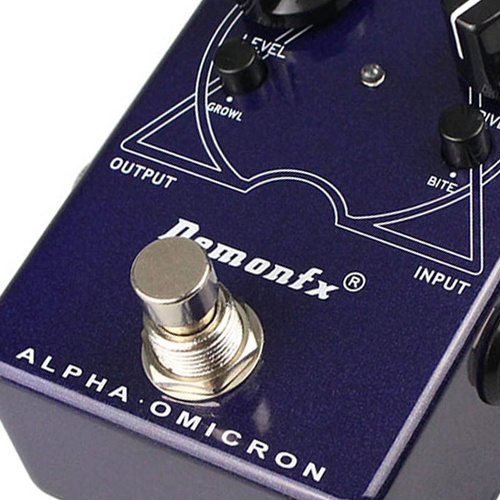 Педаль эффектов для бас-гитары Distortion DemonFX Alpha Omicron
