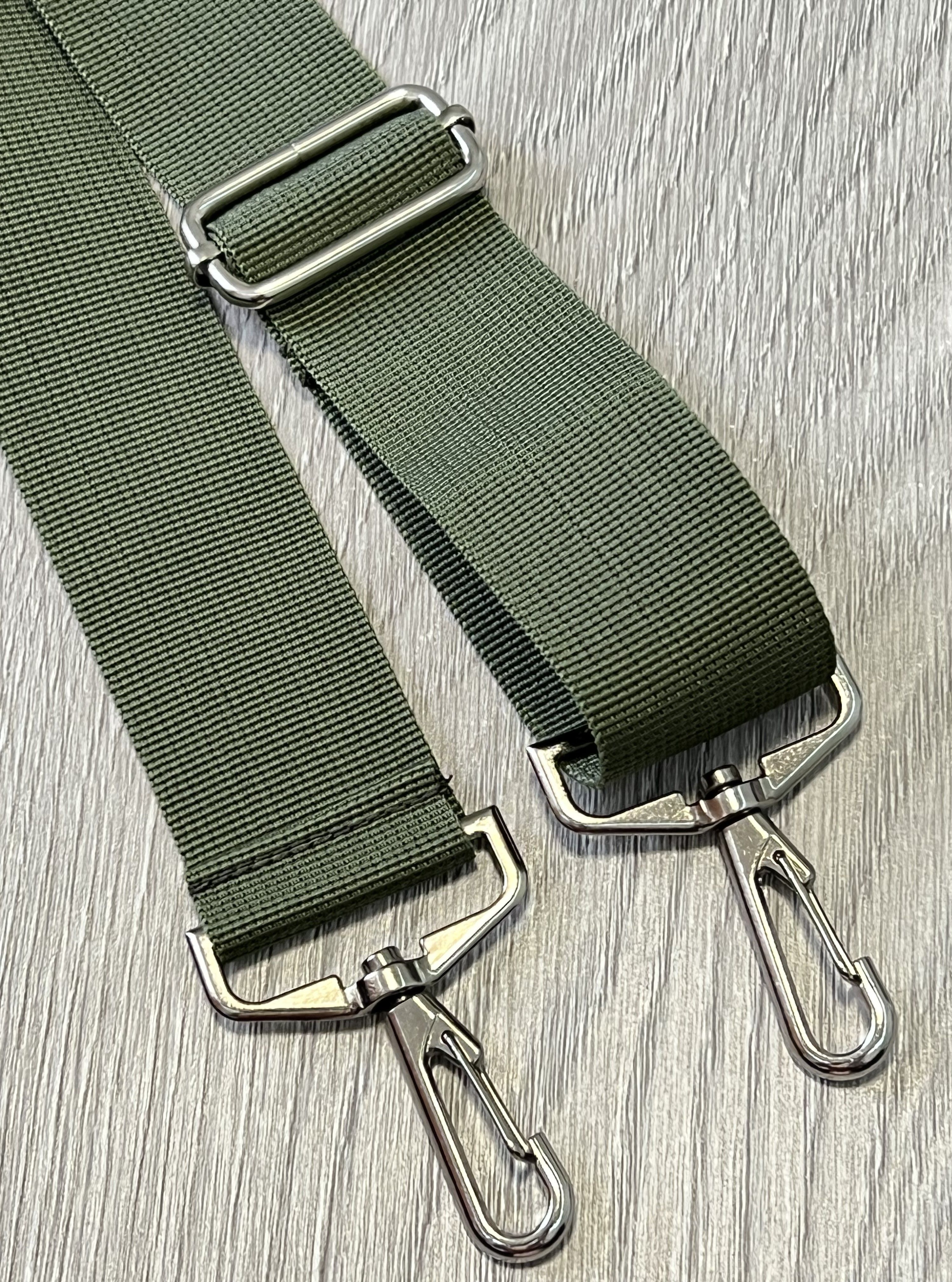 Ременьдлясумкиплечевойтекстильный40ммссеребристымикарабинами(светлыйхаки)