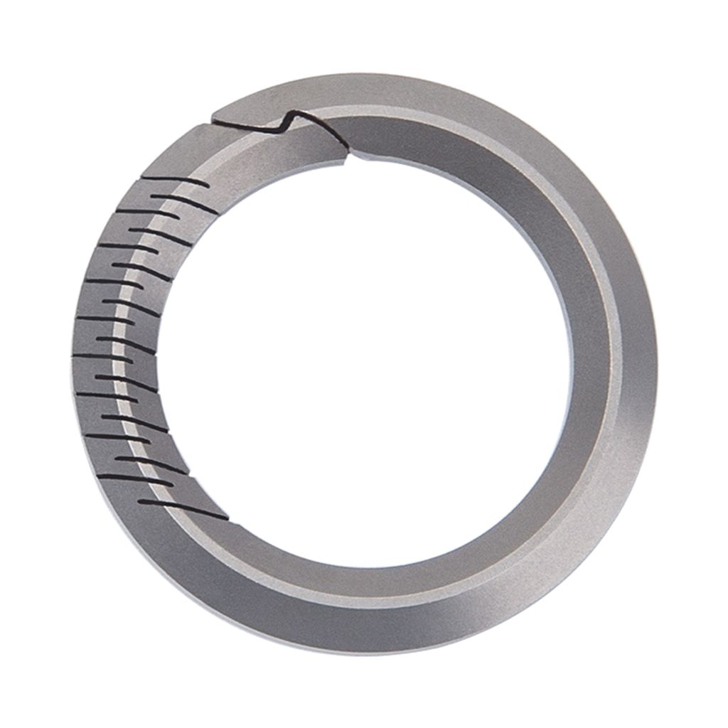 Титановыйбрелок