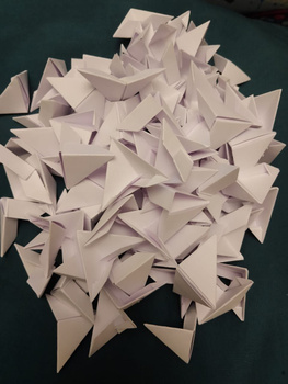 Оригами лебедь из треугольных модулей