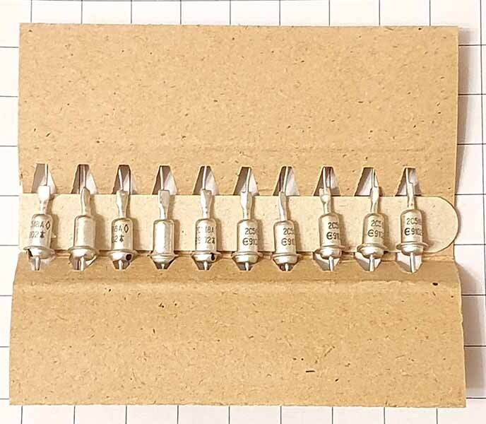 Стабилитрон 2С518А, 10 штук / Аналоги: 1N5569A, КС518А / Напряжение ...