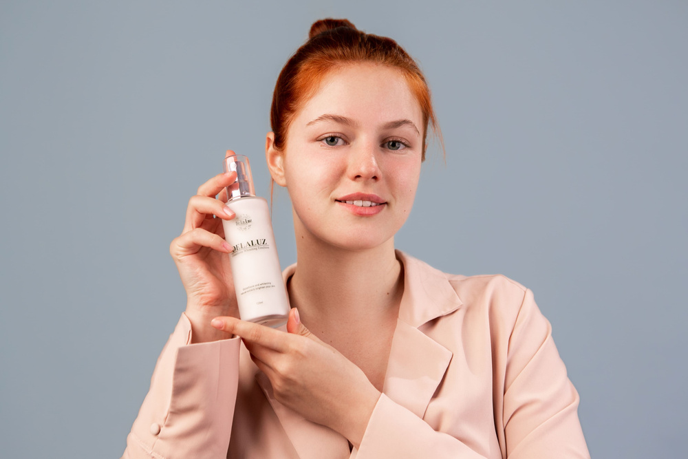 Эмульсия-крем для выравнивания тона лица с глутатионом Delaluz ...