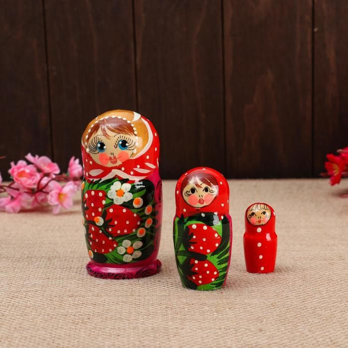 Матрешка Sima-land 3-х кукольная "Катя" ягоды, 11 см, ручная роспись (6032596)  #1