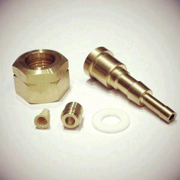 Гайка штуцер М 22 лев. на пропановый баллон 6 - 9 мм с пламягасителем ...