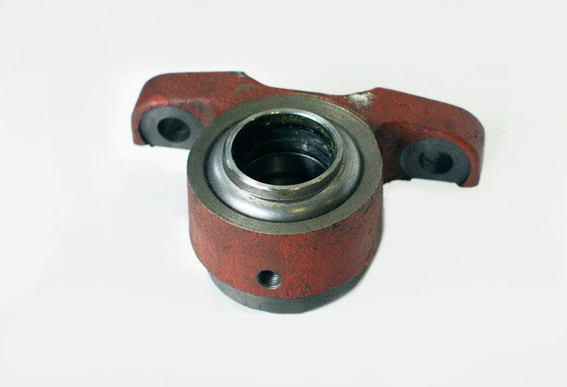 Опора кулака маз. Опора разжимного кулака прицепа. Опора разжимного кулака. Опора разжимного кулака маз 5440 задний. Опора разжимного кулака маз 5440 задний.