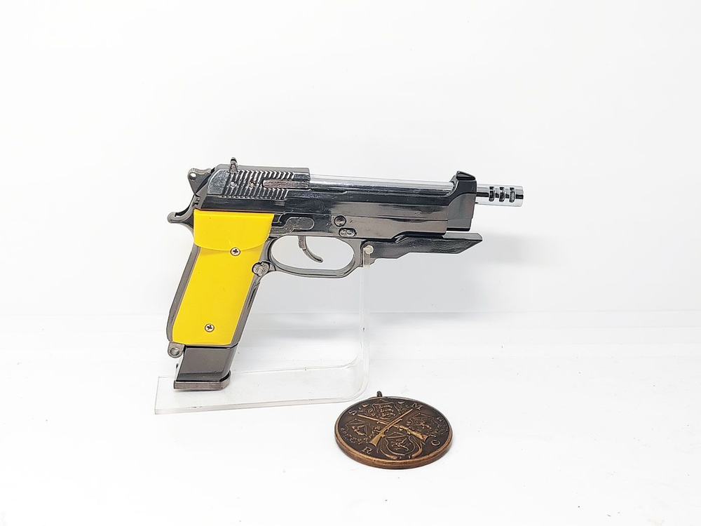 Модель пистолета Beretta 93 масштаб 1/2 купить на OZON по низкой цене ...