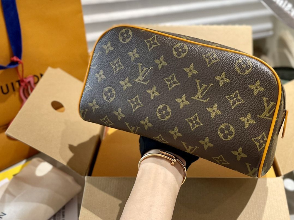 Louis Vuitton Сумка на плечо мессенджер #1