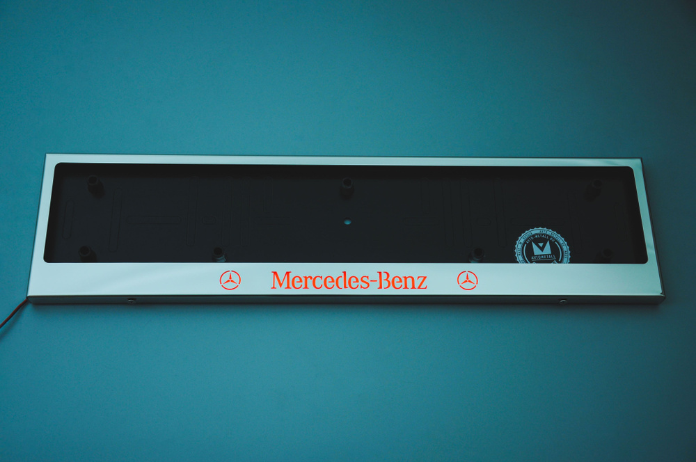 LED  номерного знака с красной подсветкой надписи Mercedes-Benz из .