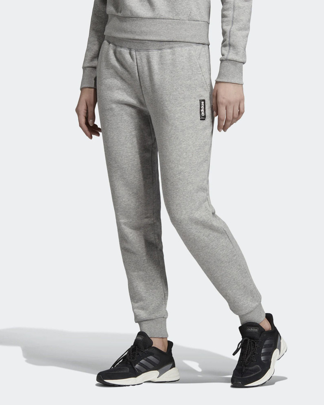 Серые штаны адидас. Grey adidas Pants.