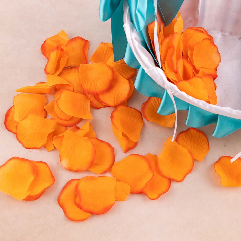 Искусственные лепестки роз яркого оранжевого цвета для осыпания молодоженов, фотосессий и декора любого #1