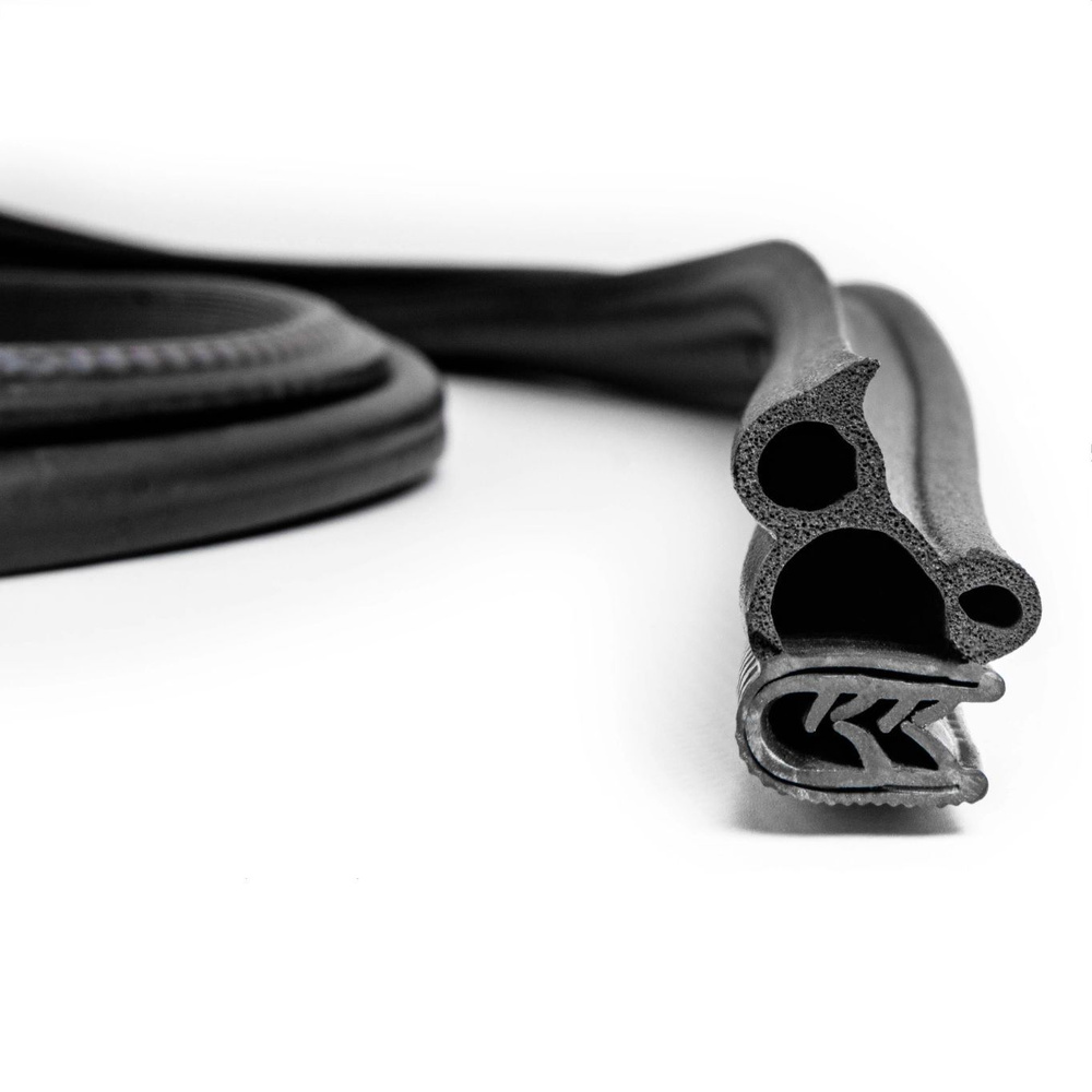 Уплотнитель моторного отсека универсальный 3,5 м/ Уплотнитель капота ...