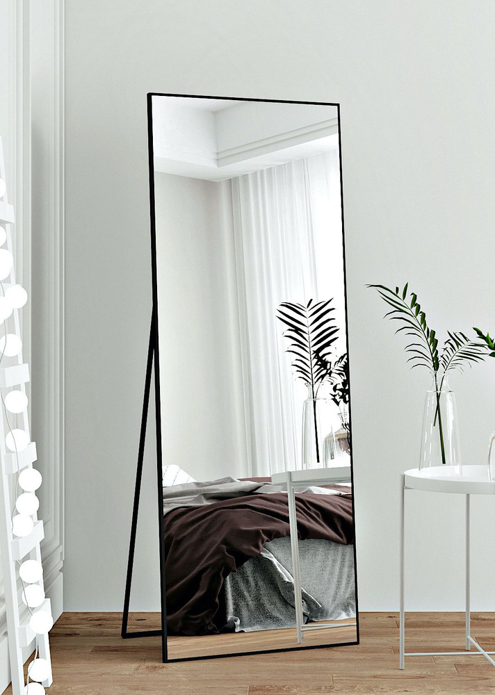 Зеркала в интерьере: использование в разных комнатах, идеи оформления на стене