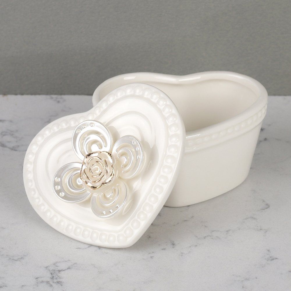 Шкатулка керамическая, 8,5х7х6 см. Шкатулка керамическая, 8,5х7х6 см.
