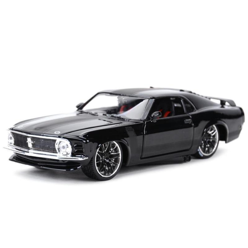 Машинка Maisto 1:24 1970 Ford Boss 302 Sports Car открывающиеся двери, вращающиеся резиновые колеса, #1