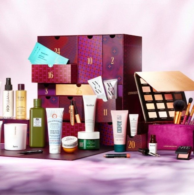 Адвент-календарь Lookfantastic 2023 / LOOKFANTASTIC Beauty Advent