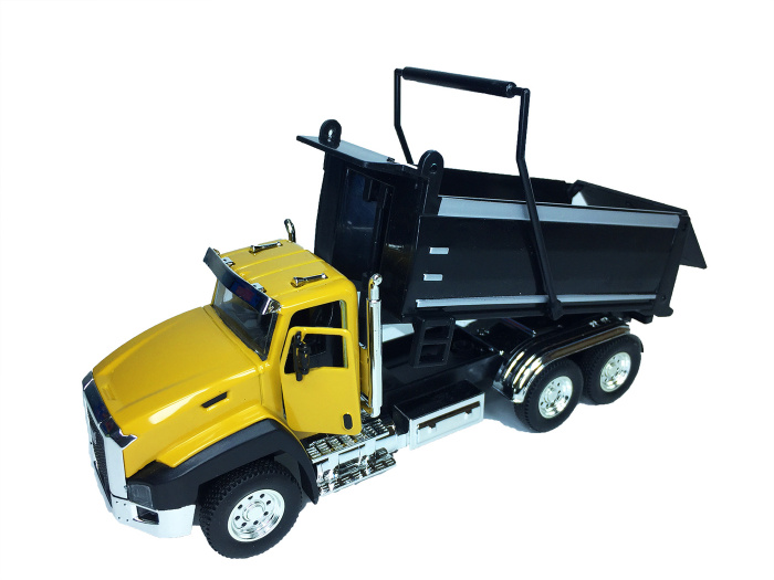 Модель грузовика самосвала свет/звук 17 см - купить с доставкой по ...