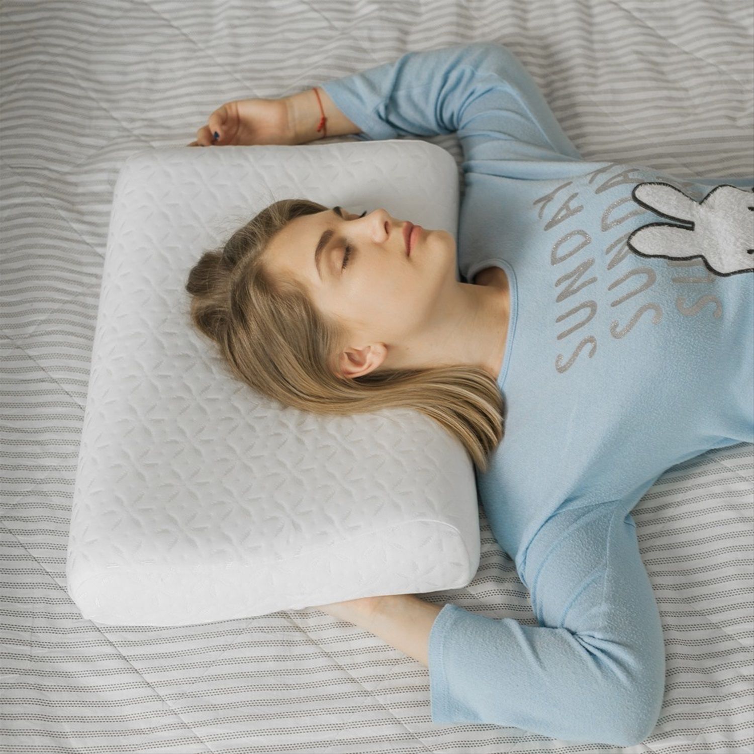 Какую выбрать подушку для сна взрослым. Анатомическая подушка релакс. Ортопедическая подушка. Ортопедическая подушка для сна. Ортопедическая подушка для сна на боку.