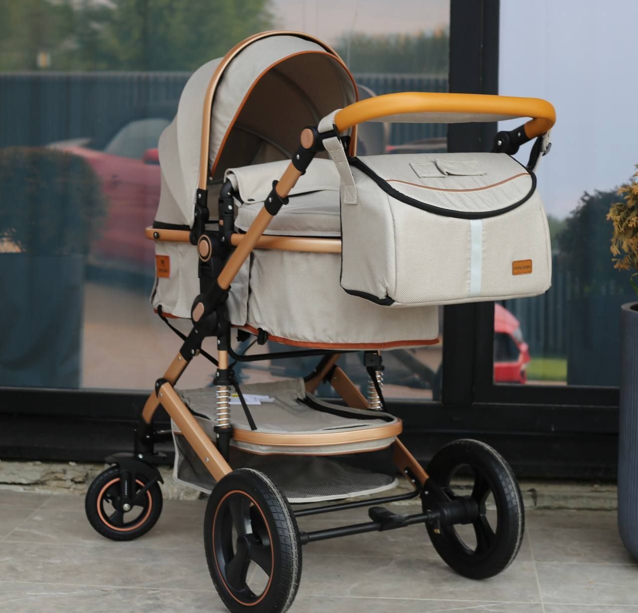 Коляска-трансформер Golden Baby 3 в 1 в использовании