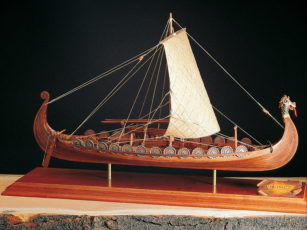 Лодка викингов дракар