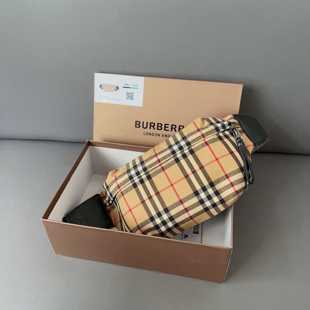 Burberry Сумка на пояс #1