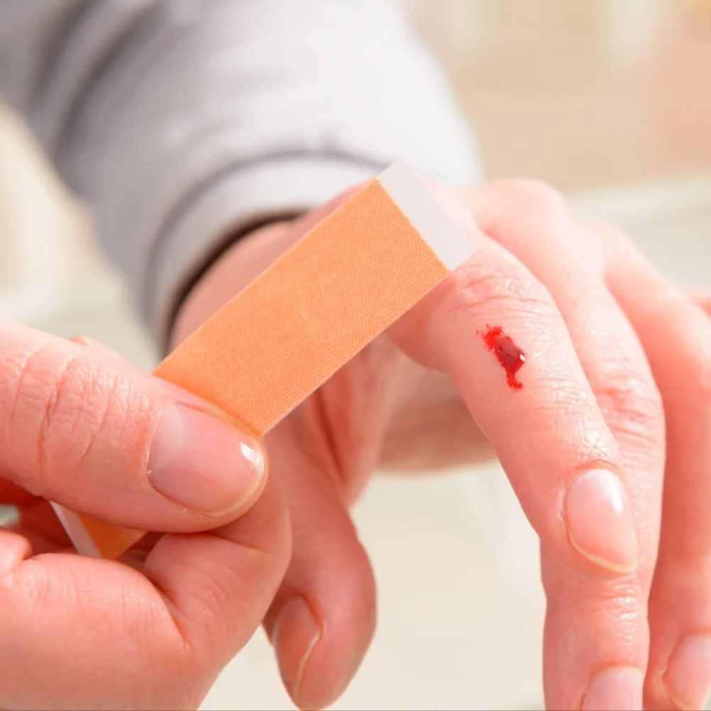 Бактерицидный гипоаллергенный пластырь от ссадин и ран - купить с ...