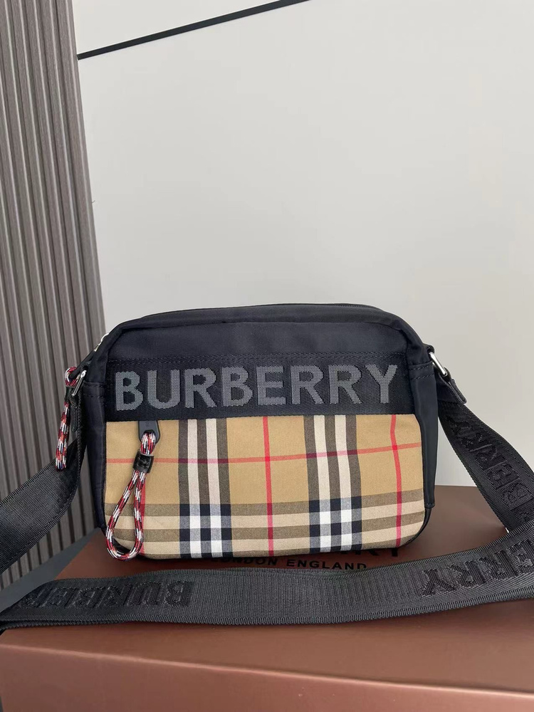 Burberry Сумка на плечо мессенджер #1