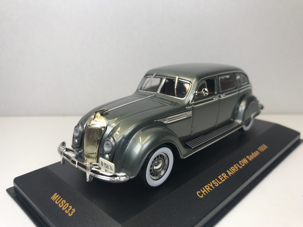 Miniature Brooklin Models 1/43 - Chrysler Airflow Sedan 1934 - Bleu Marine - NEUVE