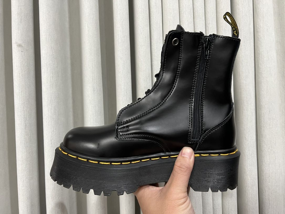 Ботинки Dr. Martens #1