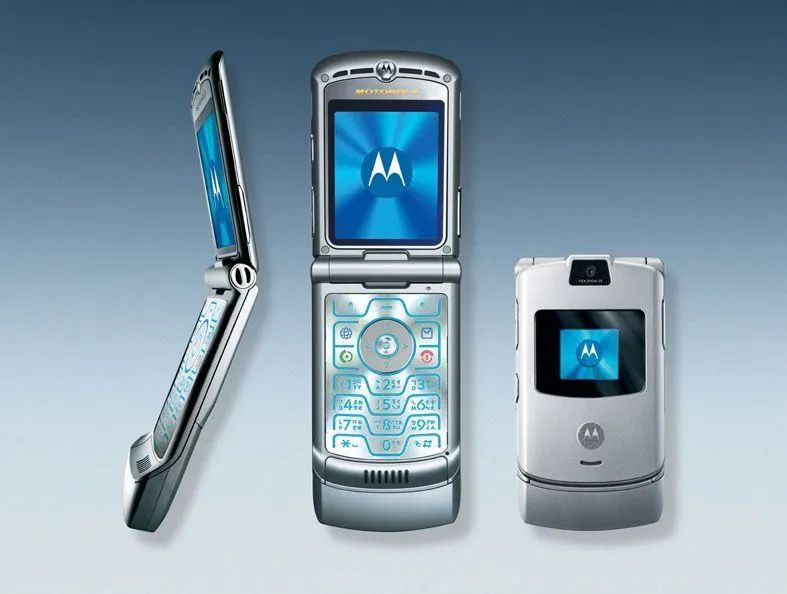 Моторола рейзер ультра. Motorola RAZR 2005. Motorola RAZR v3. Motorola RAZR v3 2004. Motorola RAZR 3.