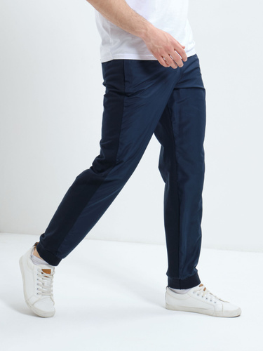 Мужские спортивные брюки из плащевки купить по выгодным ценам винтернет-магазине OZON