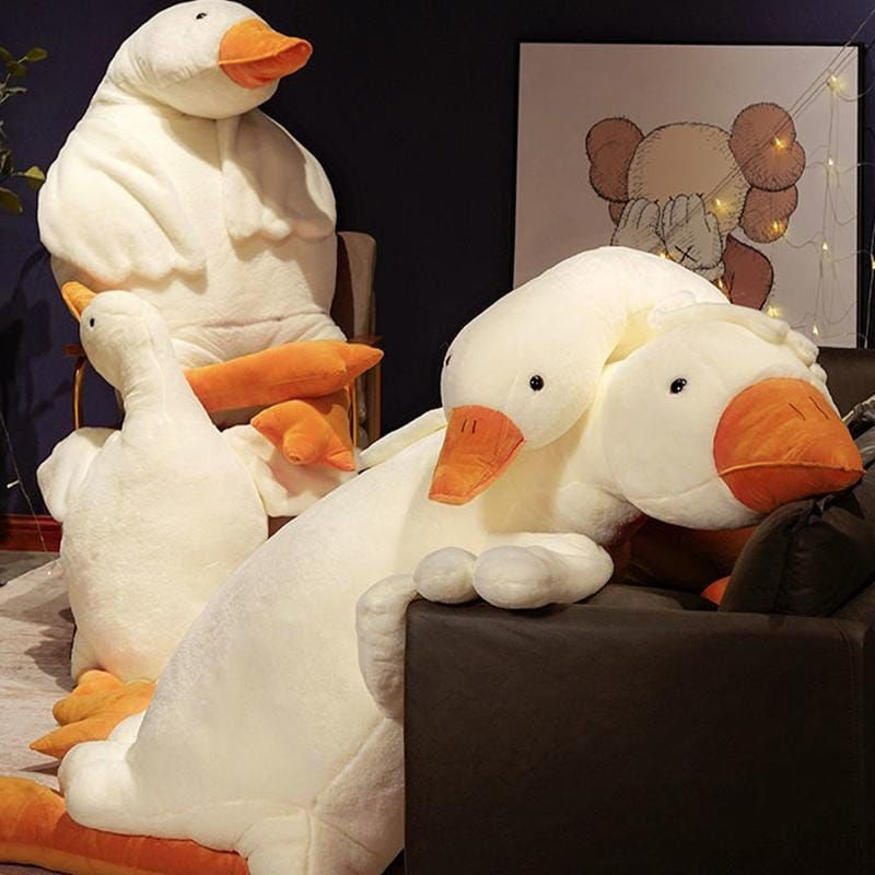 Четыре гуся обнимуся. Про гусей обнимусей. Гуси обнимашки. Игрушка гусь 2023. Мягкие игрушки большие гусь.