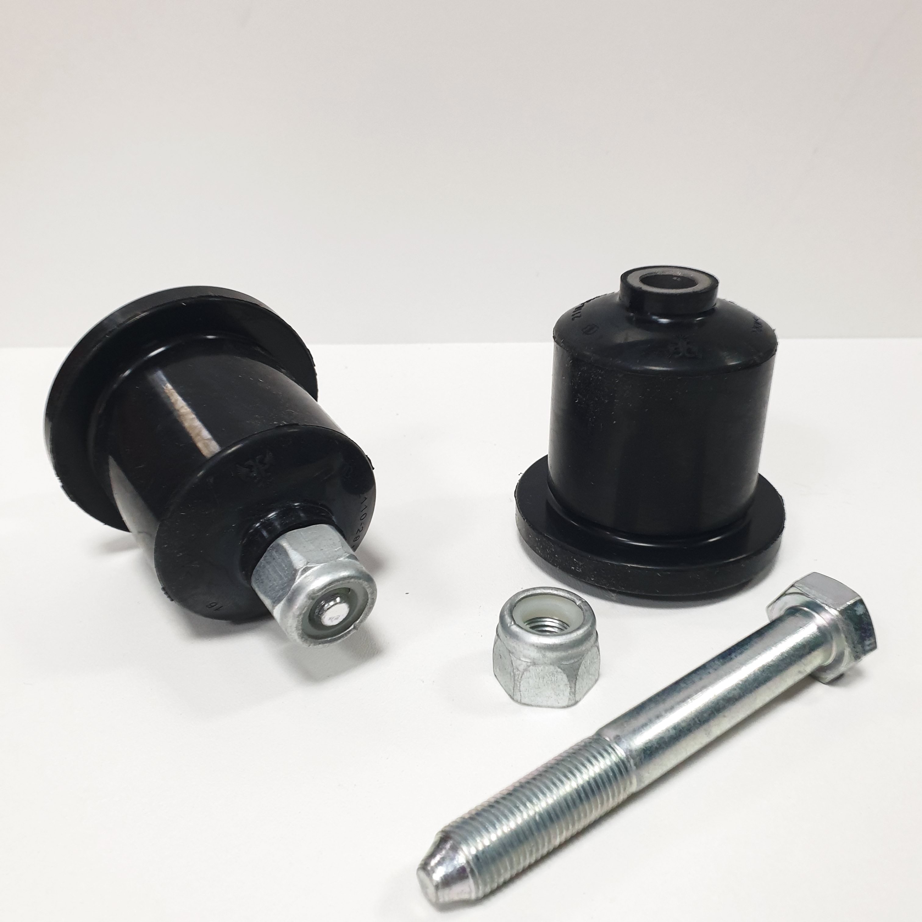 Сайлентблокизаднейбалкисболтамиигайками2110,2111,2112,1118,2170БРТ(2втулки2болта2гайки)