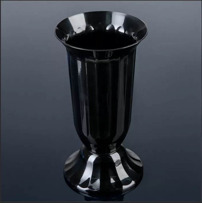 Ваза пластиковая для цветов черная купить. Черные пластиковые вазы для цветов. Черные пластиковые вазы. Черная пластмассовая ваза.