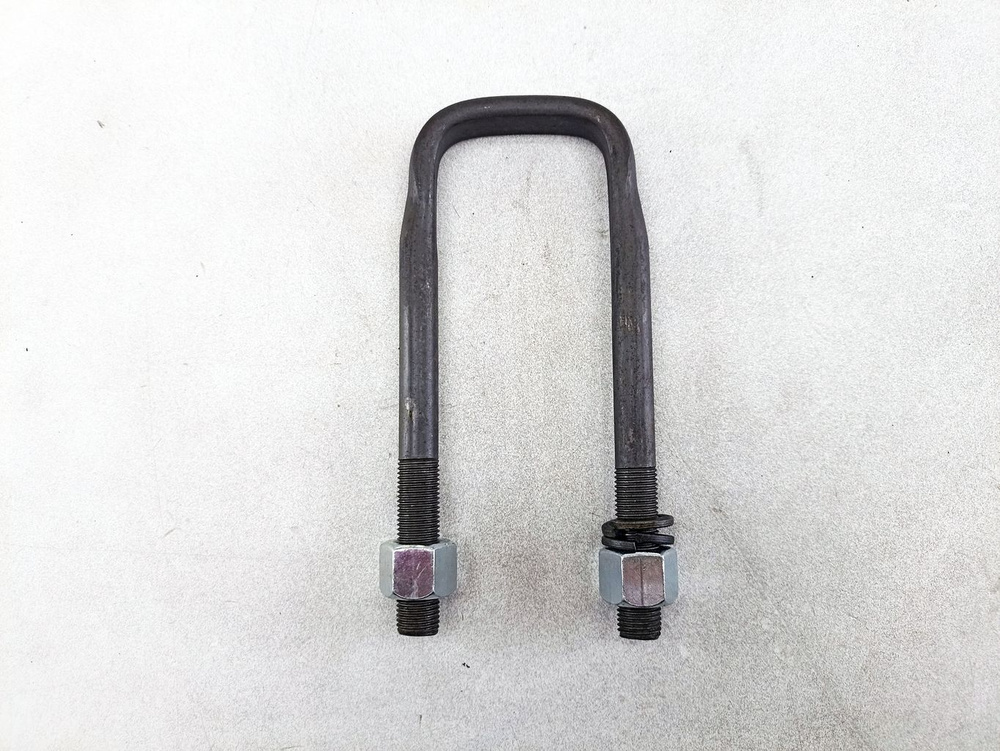 Стремянка рессоры УАЗ 469 передней; 452 малолистовой (165 мм) с ГАЙКАМИ ...