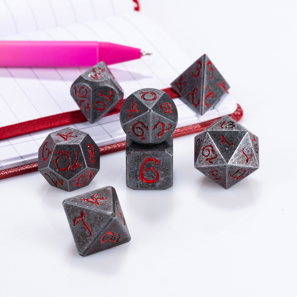 Кости игральные для Dungeons & Dragons, кубики металлические для DnD и  настольных ролевых игр (дайсы ДнД) 7 шт. - купить с доставкой по выгодным  ценам в интернет-магазине OZON (1014693714)