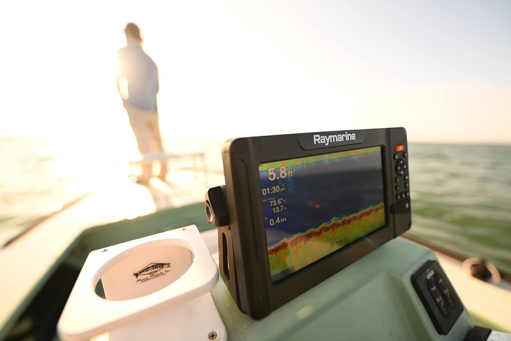 Эхолот-Картплоттер Raymarine ELEMENT 7 HV-100 с датчиком HV-100.02 ...