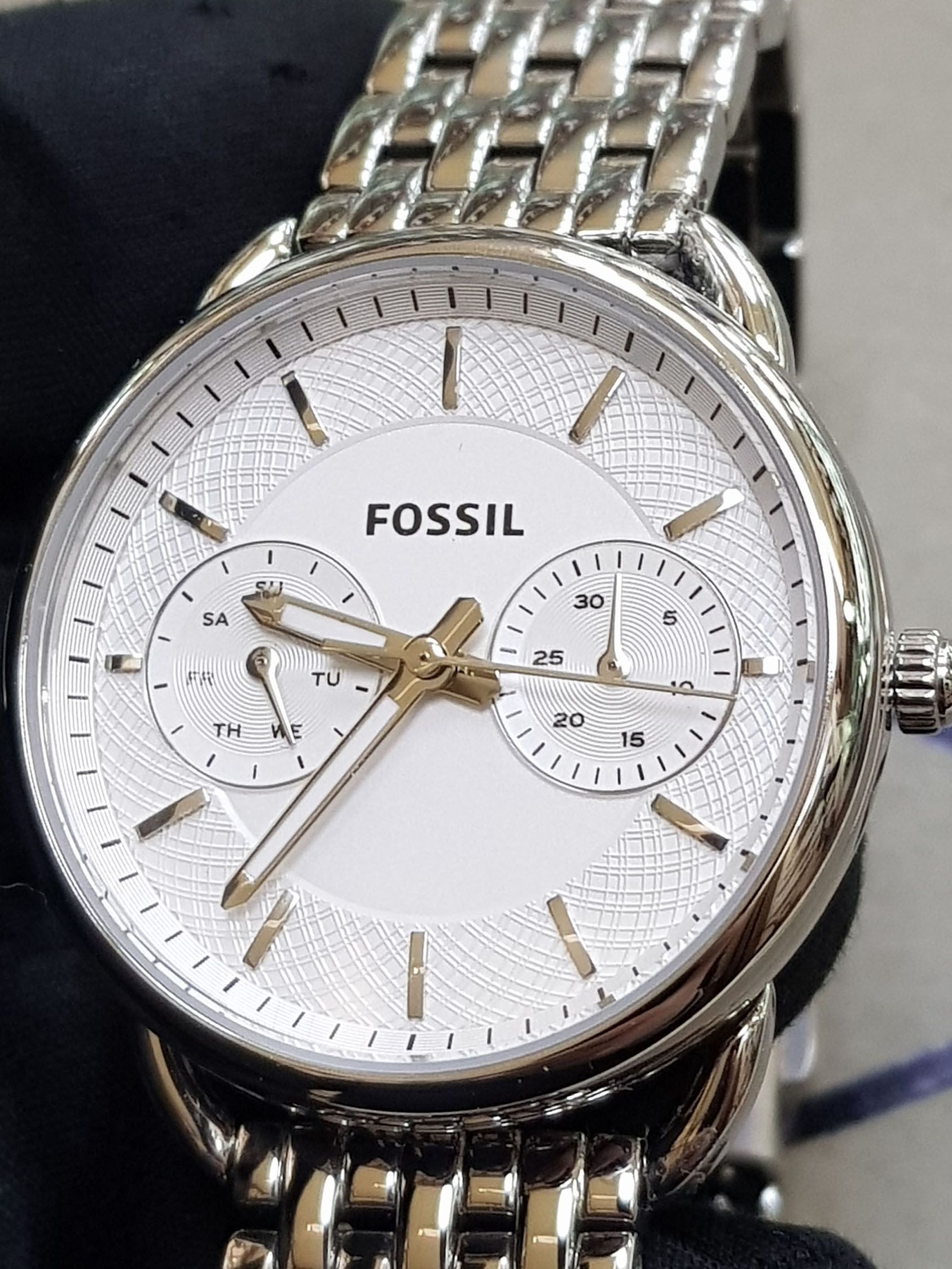 Es3712 fossil discount