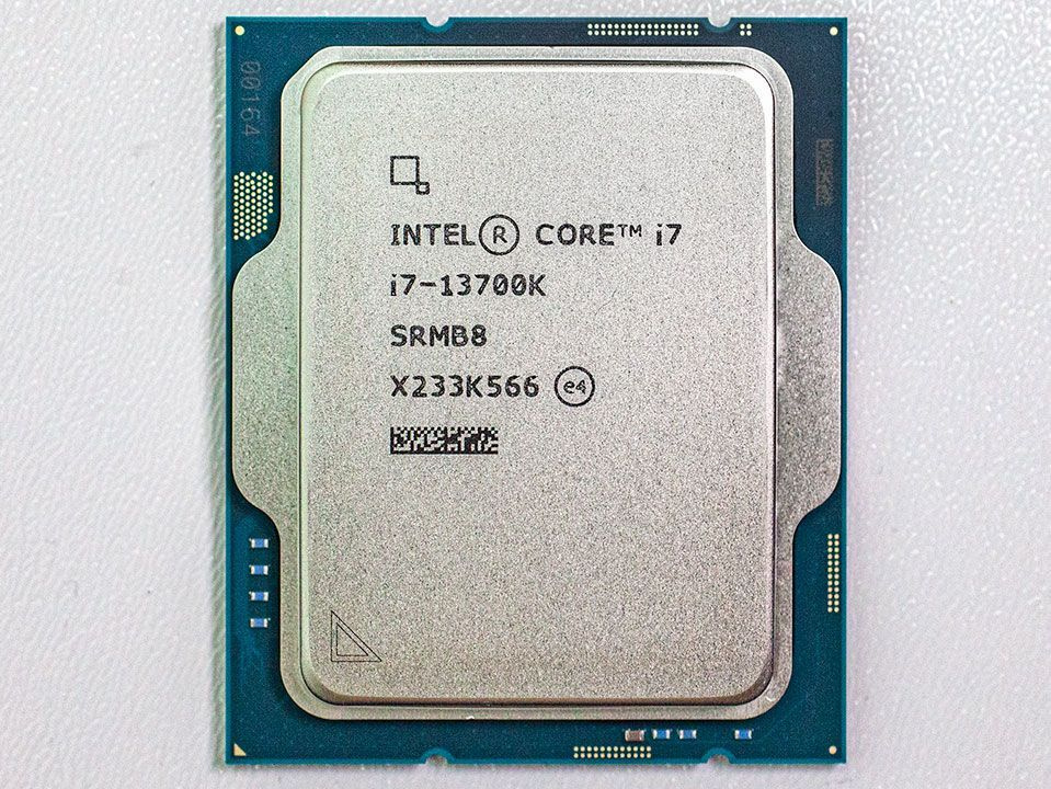 Процессор Intel i3 12100f. Процессор i3 12100f сбоку. Intel Core i3-12100 OEM. OEM процессор.