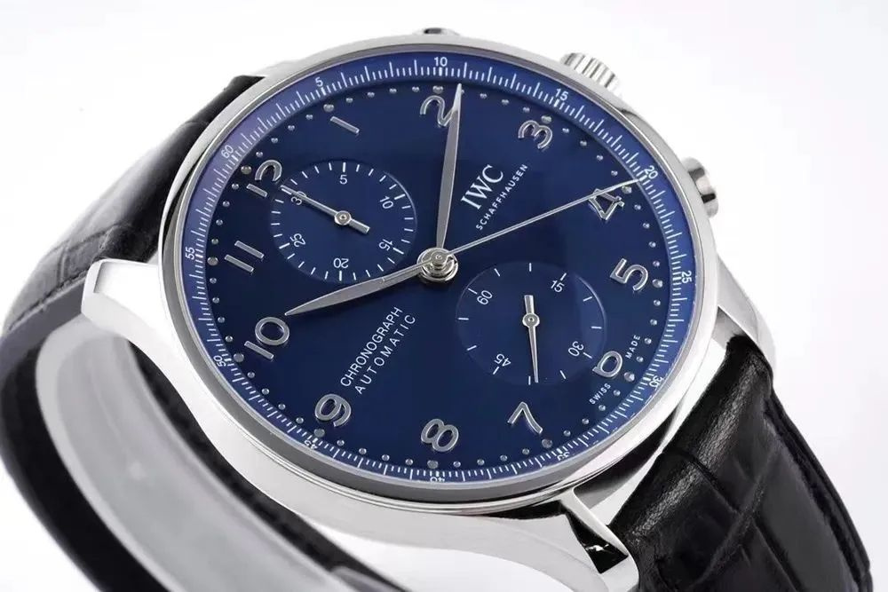 IWC Часы наручные - купить с доставкой по выгодным ценам в интернет ...